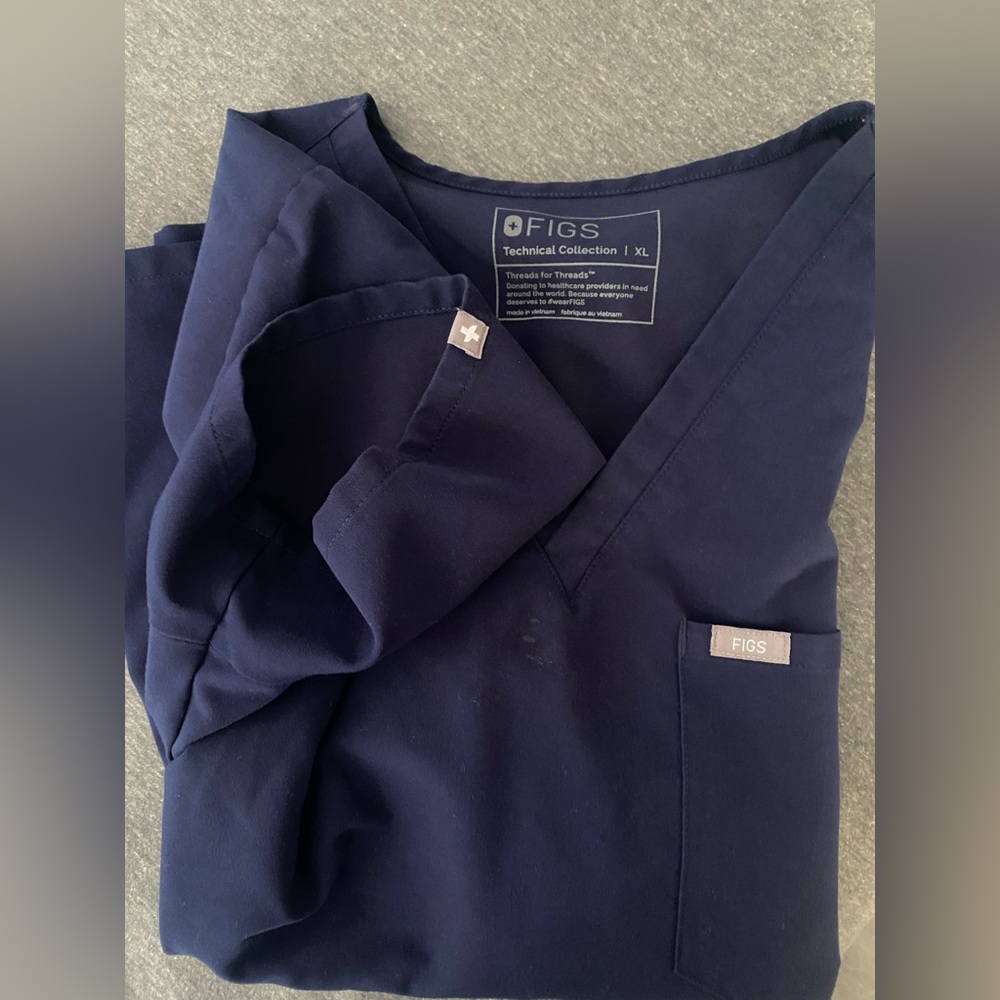 Figs Scrub Top - Picture 2 of 3